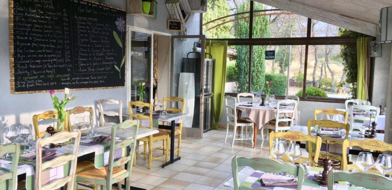 Hotel Lou Caleu Restaurant Le Rocher Des Abeilles Saint-Martin-de-Castillon Exterior foto