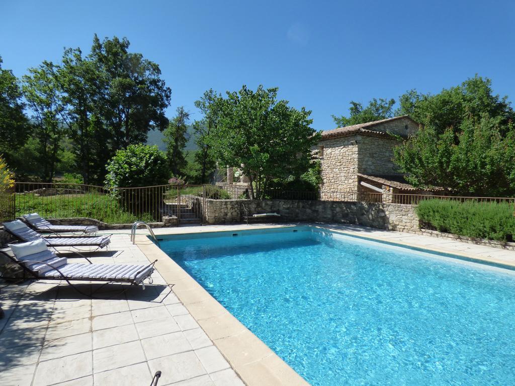 Hotel Lou Caleu Restaurant Le Rocher Des Abeilles Saint-Martin-de-Castillon Exterior foto