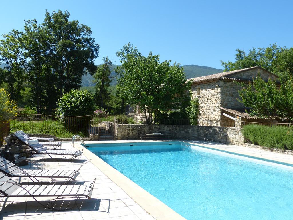 Hotel Lou Caleu Restaurant Le Rocher Des Abeilles Saint-Martin-de-Castillon Exterior foto