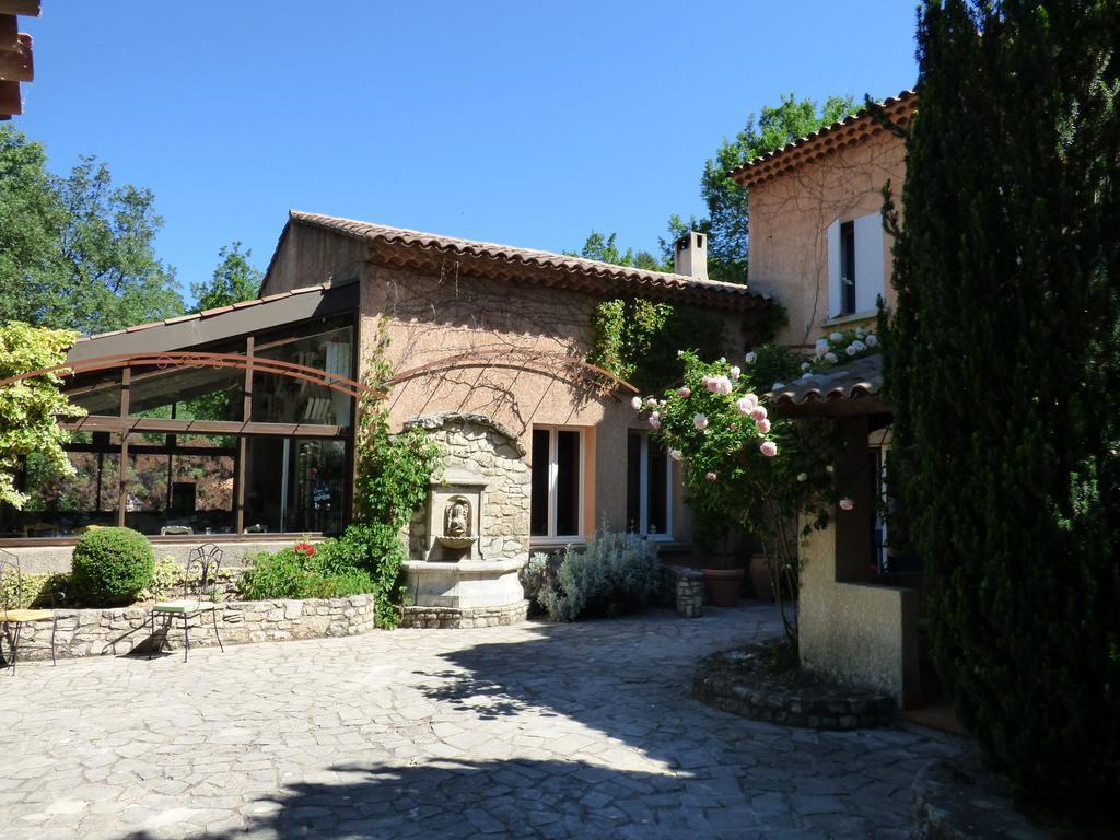 Hotel Lou Caleu Restaurant Le Rocher Des Abeilles Saint-Martin-de-Castillon Exterior foto