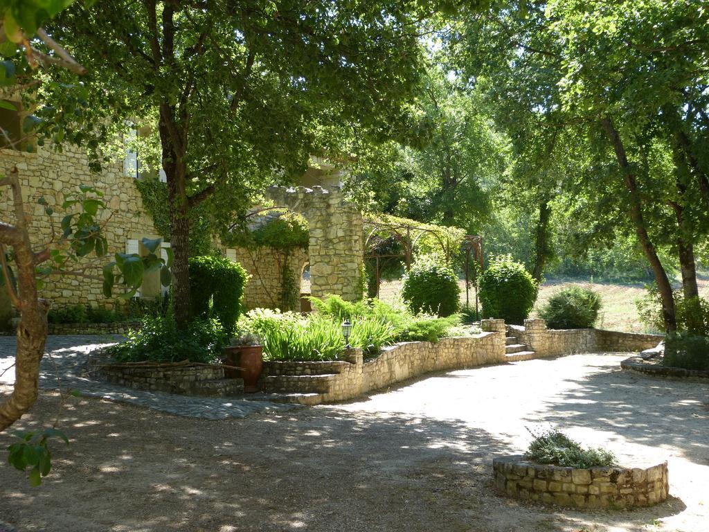 Hotel Lou Caleu Restaurant Le Rocher Des Abeilles Saint-Martin-de-Castillon Exterior foto